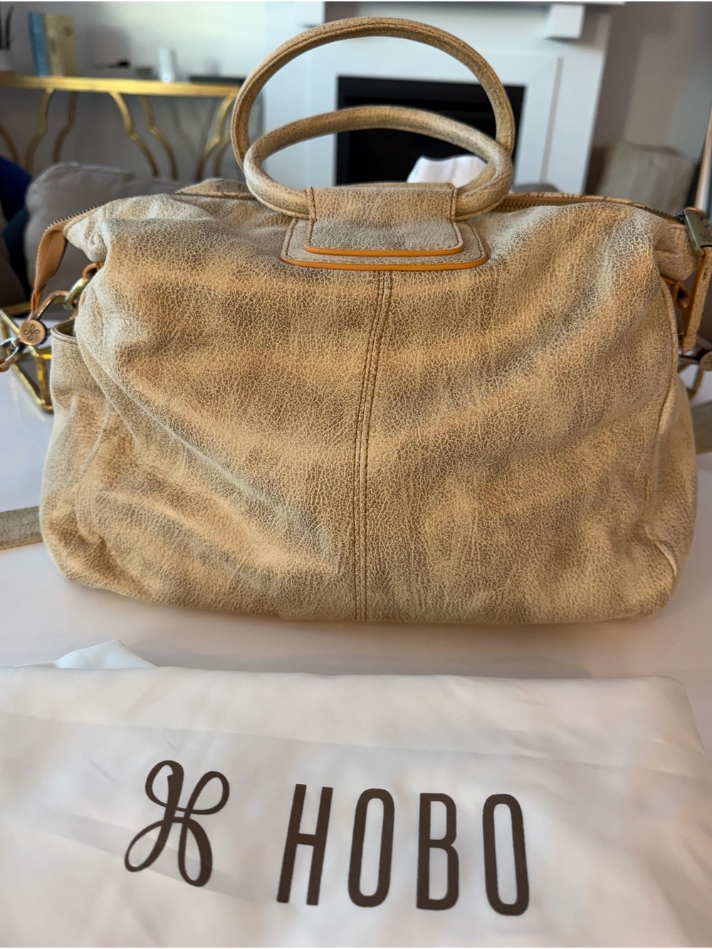 HOBO SHEILA LARGE SATCHEL GOLD LEAF - Picture 6 of 8